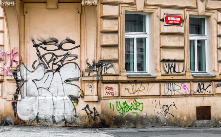 Tipps zum Entfernen von Graffiti & Sprayer-Prophylaxe