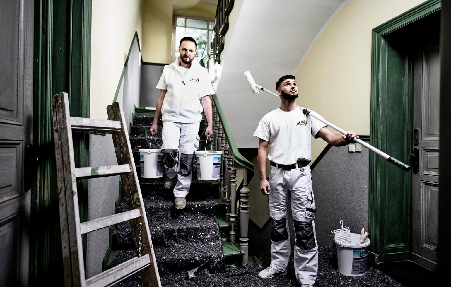 Malerbetrieb Kluge - Mitarbeiter bereit für die antibakteriellen Anstricharbeiten